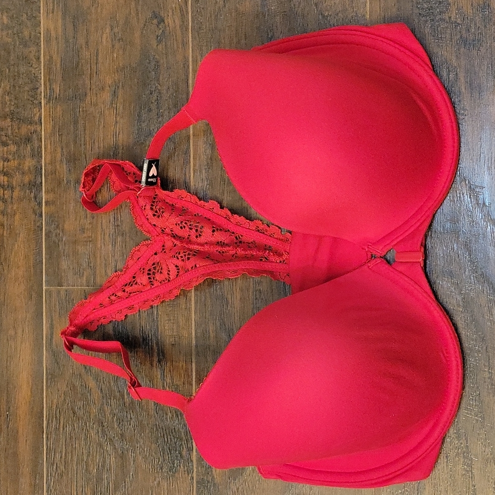Victoria Secret front close bra